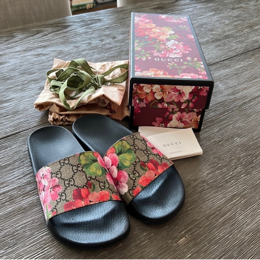 Gucci GG blooms supreme floral slides 🌺